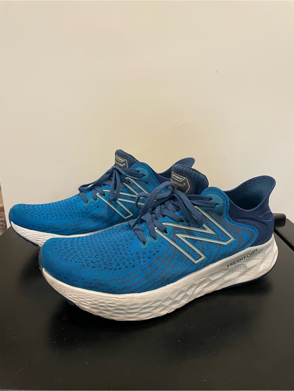 New Balance Blue Running Shoes with White Midsole Men’s 9